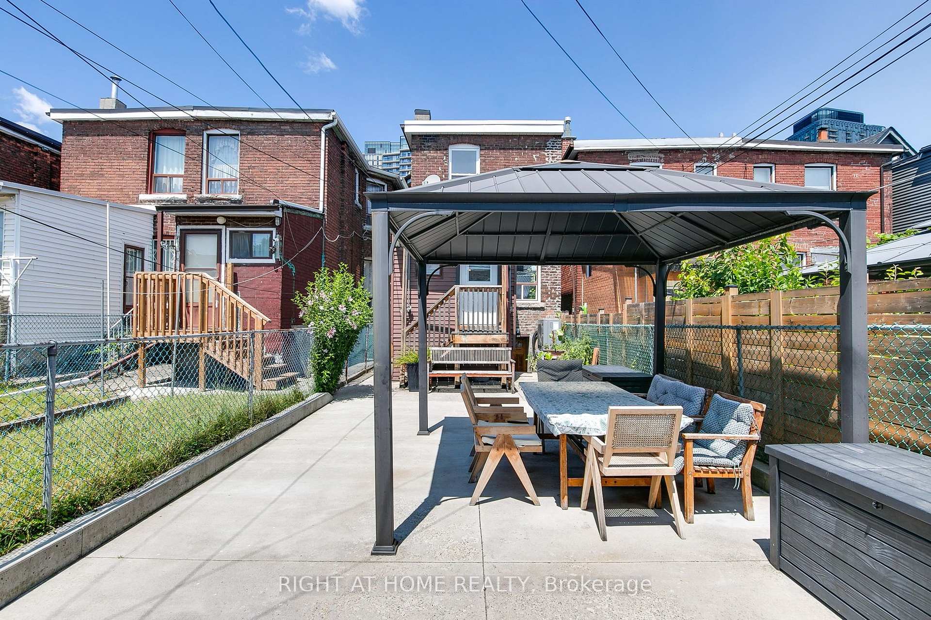 Photo 38 of Unit (Main & Upper), 77 Lappin Avenue, Toronto, Dovercourt-Wallace Emerson-Junction — HOMEH