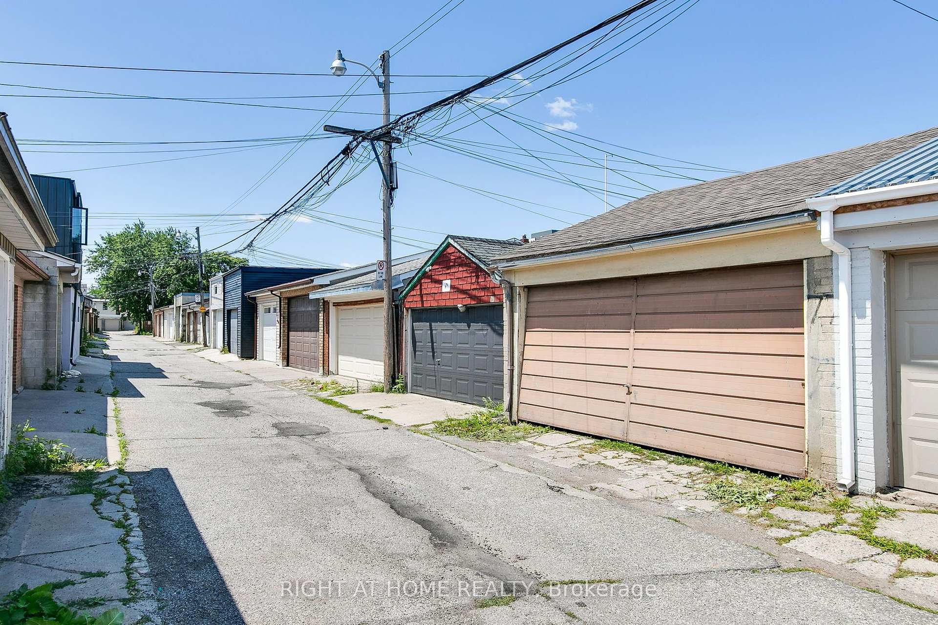 Photo 42 of Unit (Main & Upper), 77 Lappin Avenue, Toronto, Dovercourt-Wallace Emerson-Junction — HOMEH