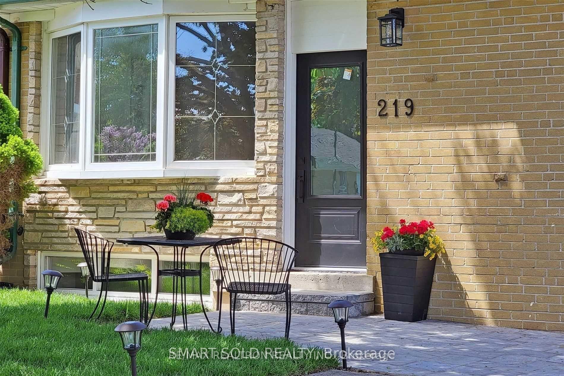 Photo 1 of 219 Beechy Drive, Richmond Hill, Crosby — HOMEH