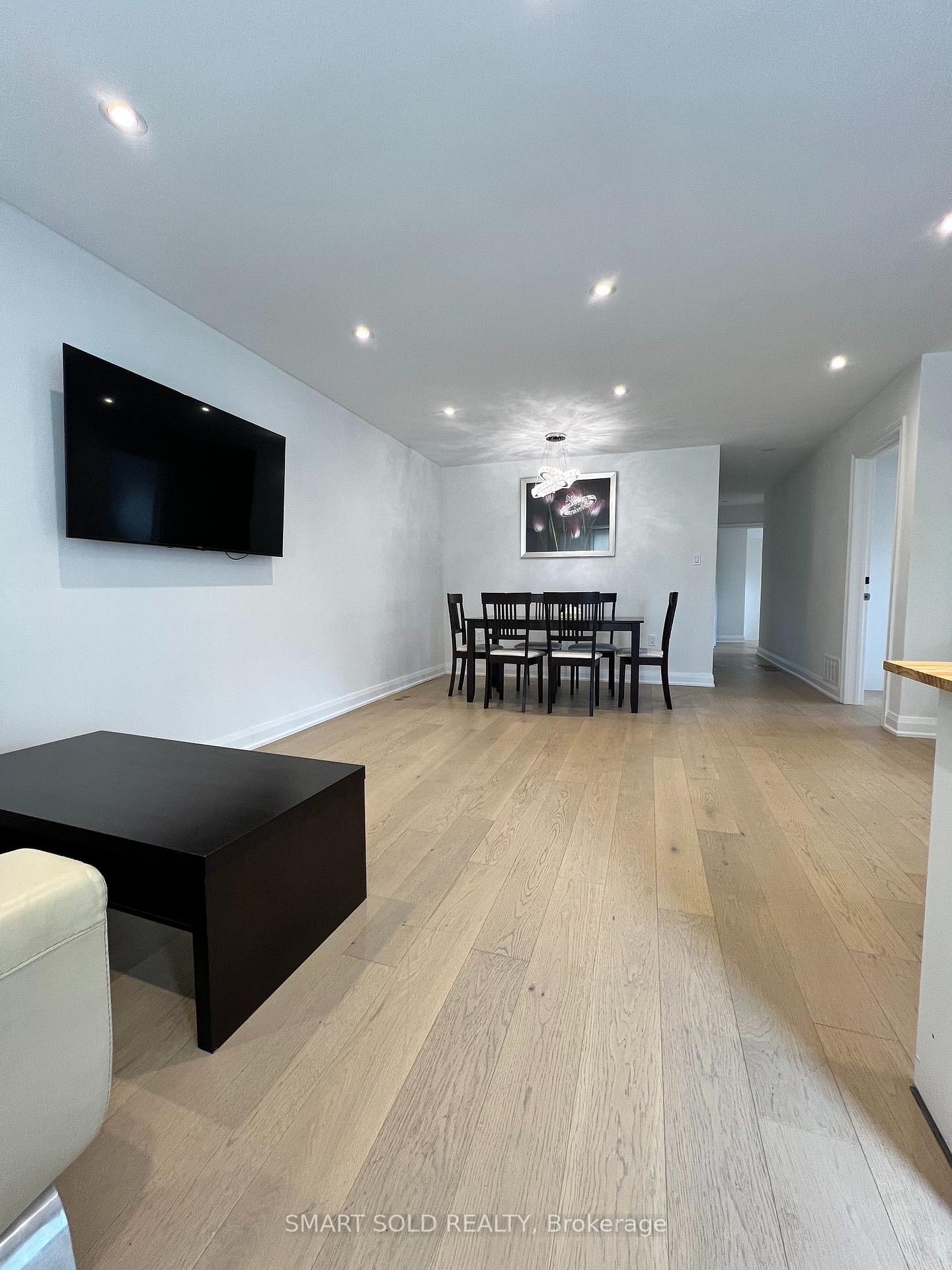 Photo 4 of 219 Beechy Drive, Richmond Hill, Crosby — HOMEH