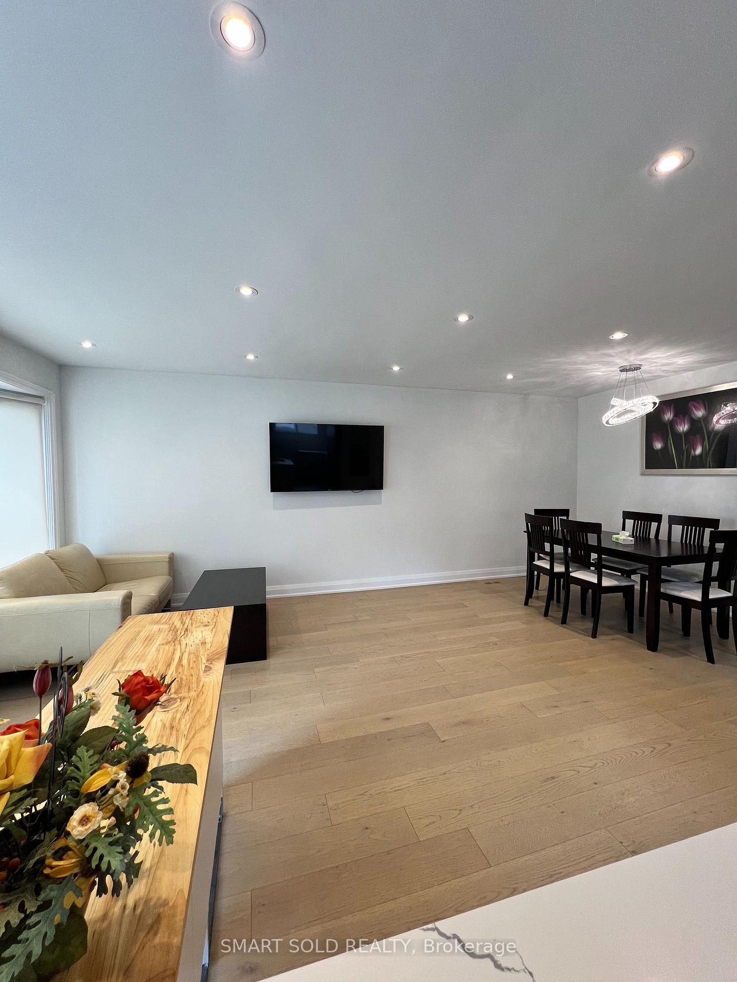 Photo 7 of 219 Beechy Drive, Richmond Hill, Crosby — HOMEH