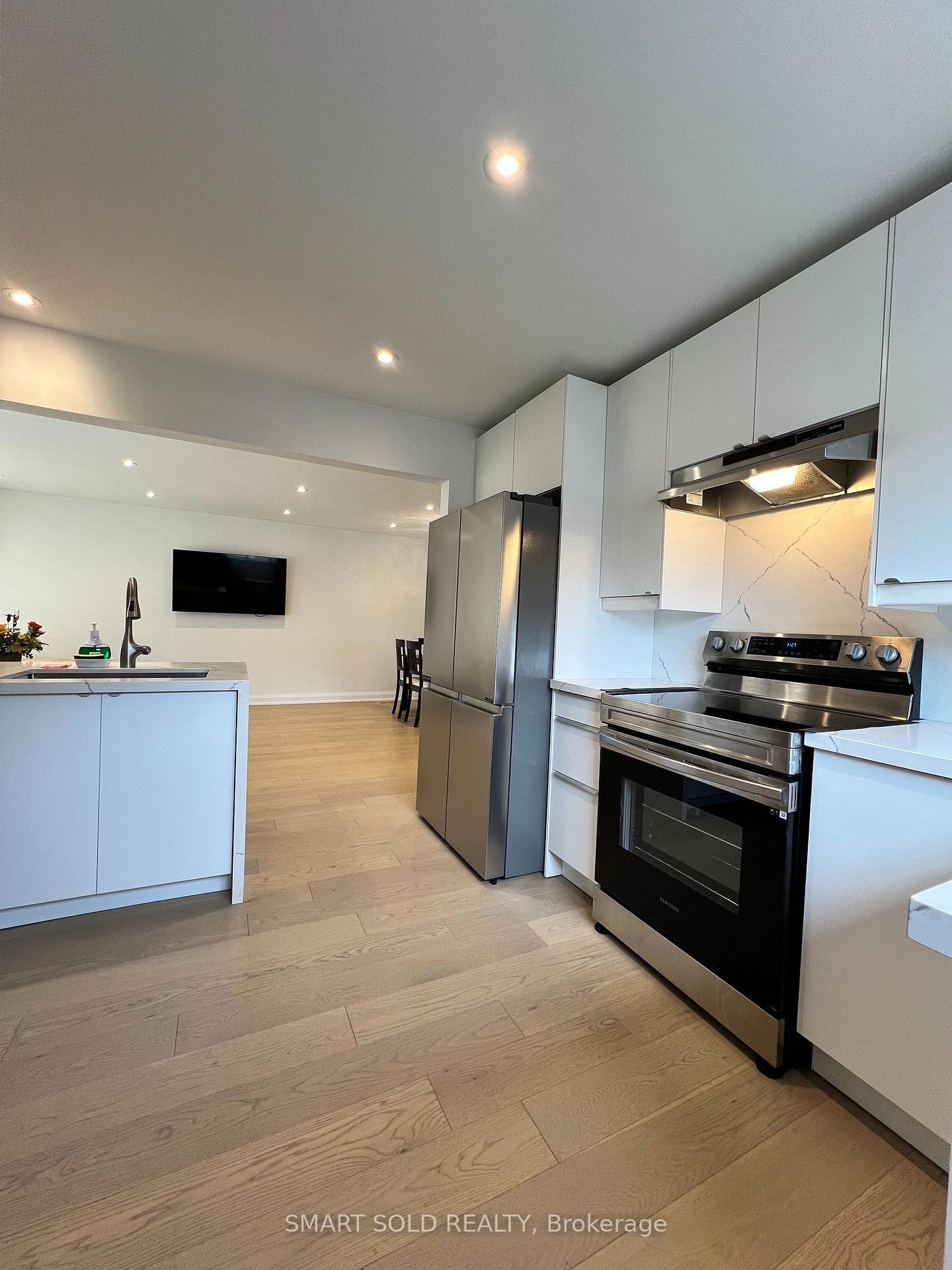 Photo 8 of 219 Beechy Drive, Richmond Hill, Crosby — HOMEH