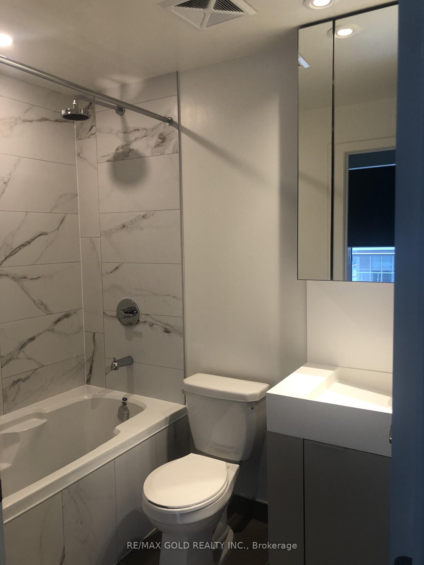 Photo 8 of Unit 3405, 20 Richardson Street, Toronto, Waterfront Communities — HOMEH