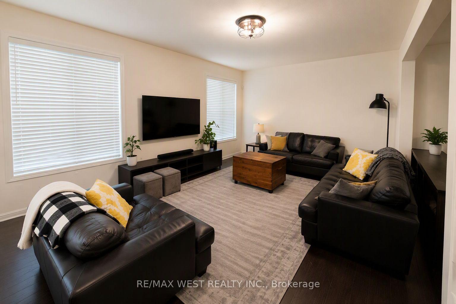 Photo 3 of 296 Ruhl Drive, Milton, Willmott — HOMEH