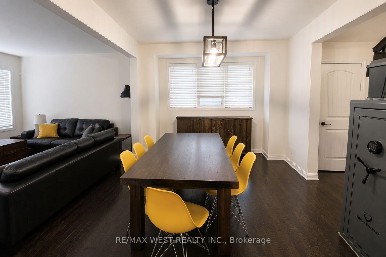 Photo 4 of 296 Ruhl Drive, Milton, Willmott — HOMEH