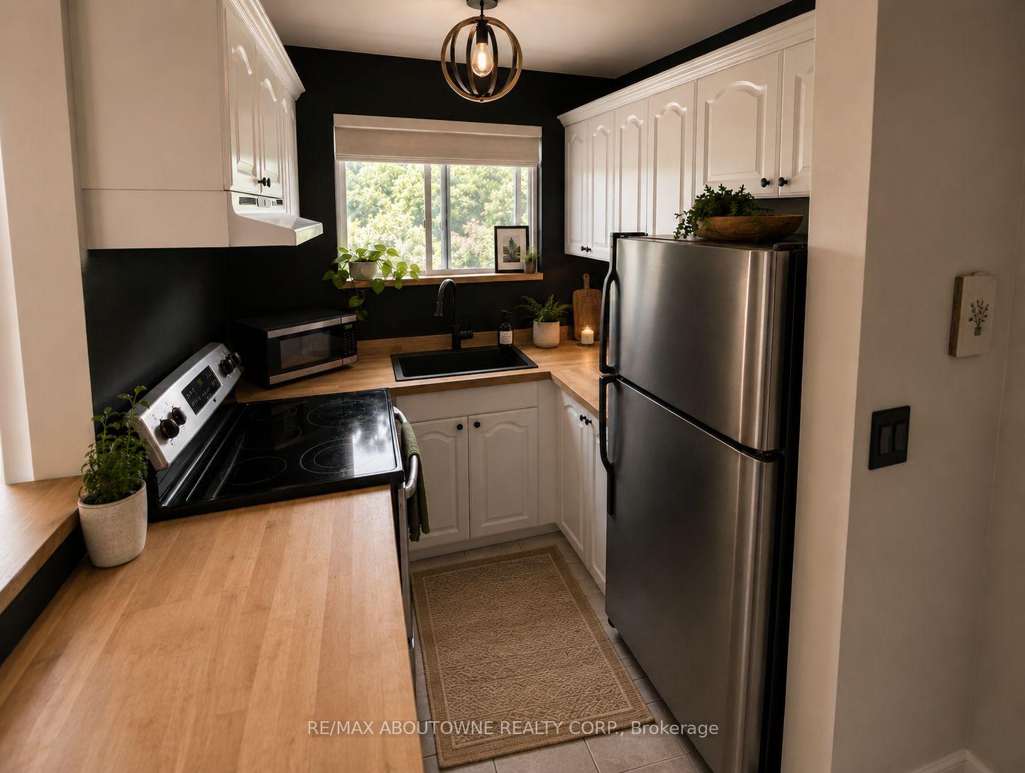Photo 4 of Unit 51, 2373 King Street E, Hamilton, Glenview — HOMEH
