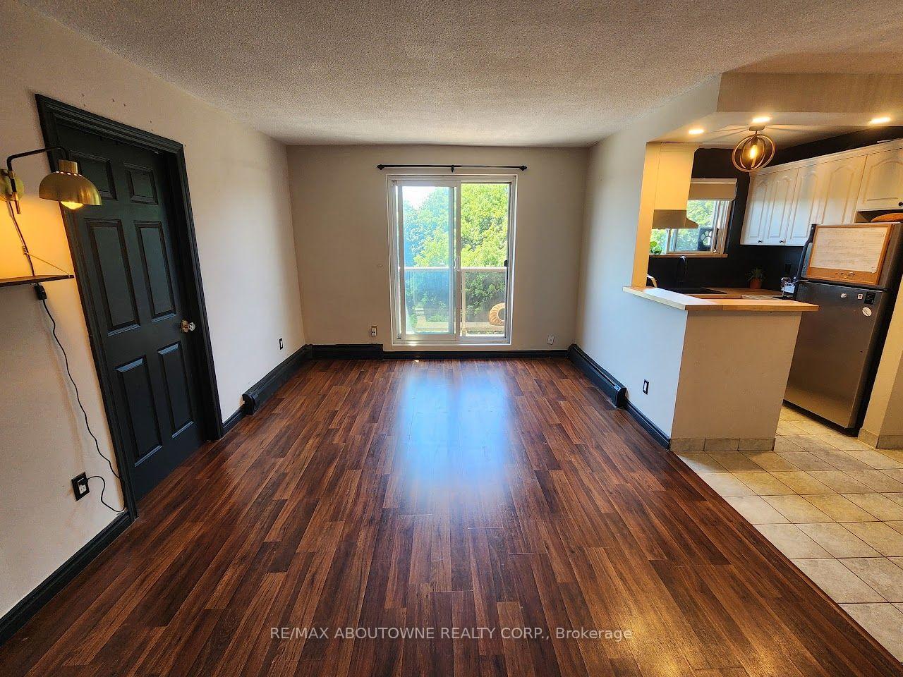 Photo 7 of Unit 51, 2373 King Street E, Hamilton, Glenview — HOMEH