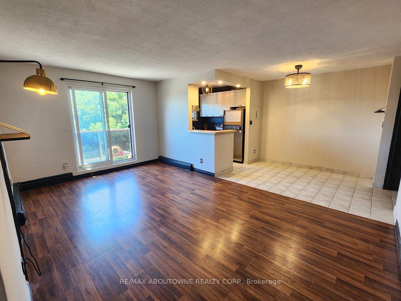 Photo 8 of Unit 51, 2373 King Street E, Hamilton, Glenview — HOMEH