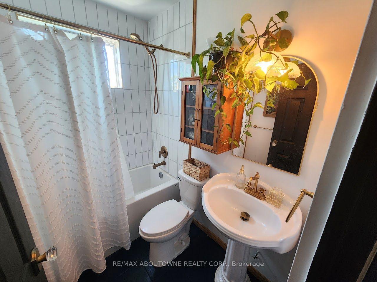 Photo 14 of Unit 51, 2373 King Street E, Hamilton, Glenview — HOMEH