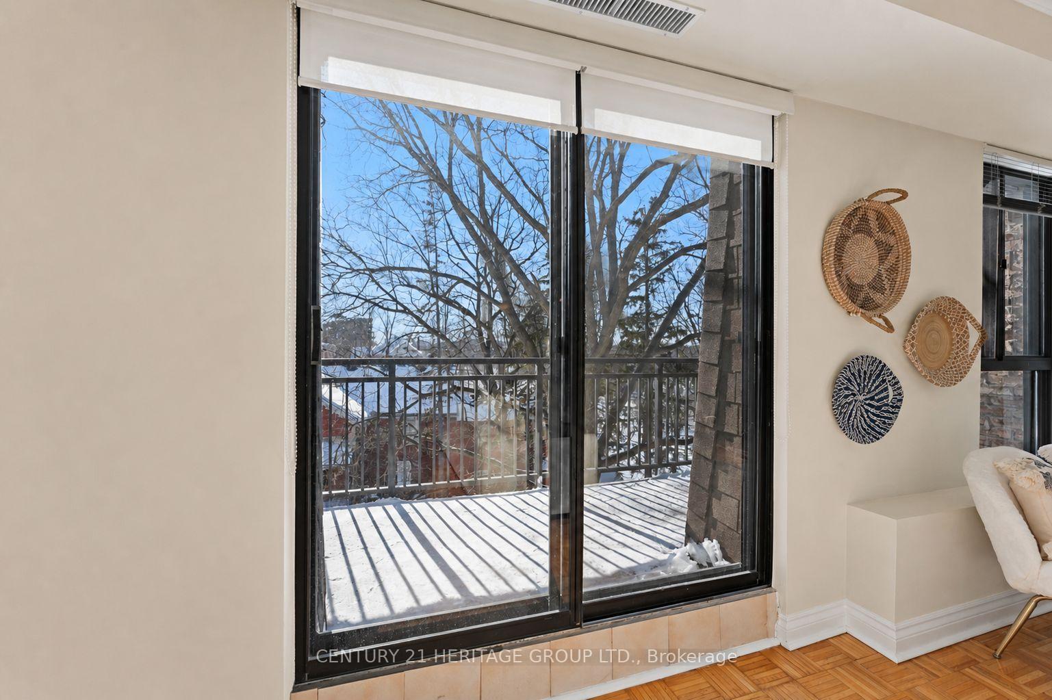 Photo 19 of Unit PH 1, 15390 Yonge Street, Aurora, Aurora Village — HOMEH