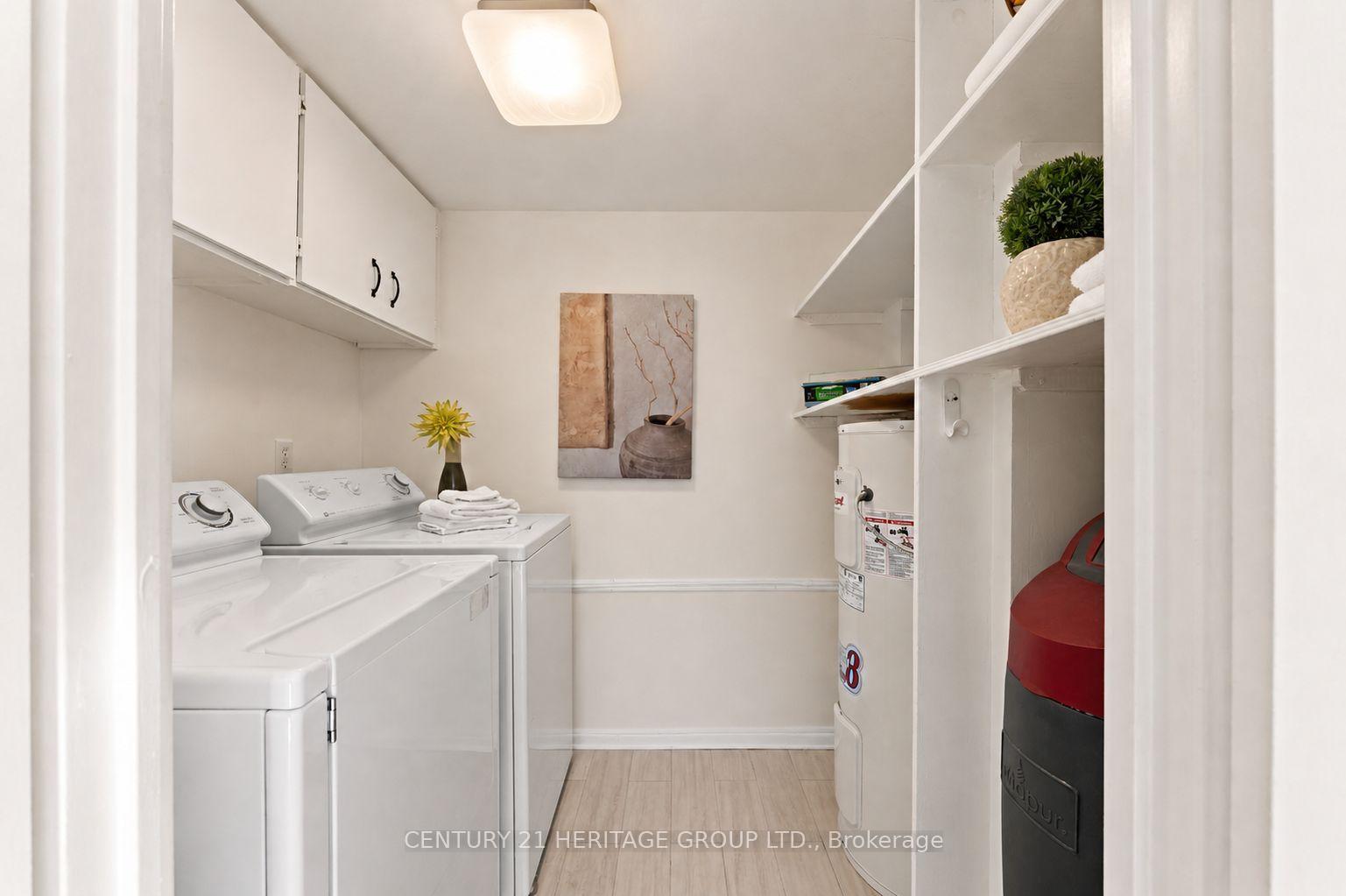 Photo 24 of Unit PH 1, 15390 Yonge Street, Aurora, Aurora Village — HOMEH