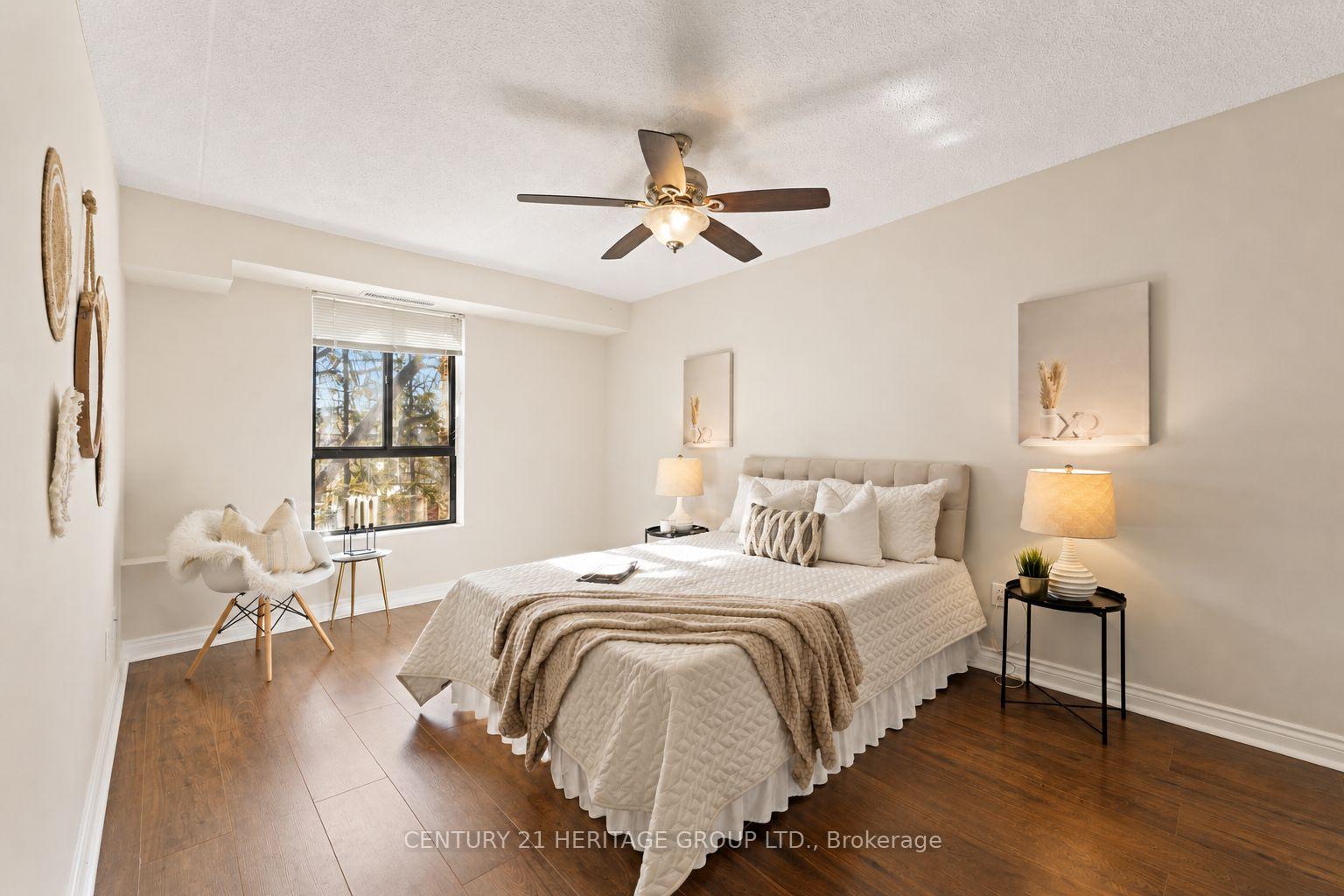 Photo 26 of Unit PH 1, 15390 Yonge Street, Aurora, Aurora Village — HOMEH