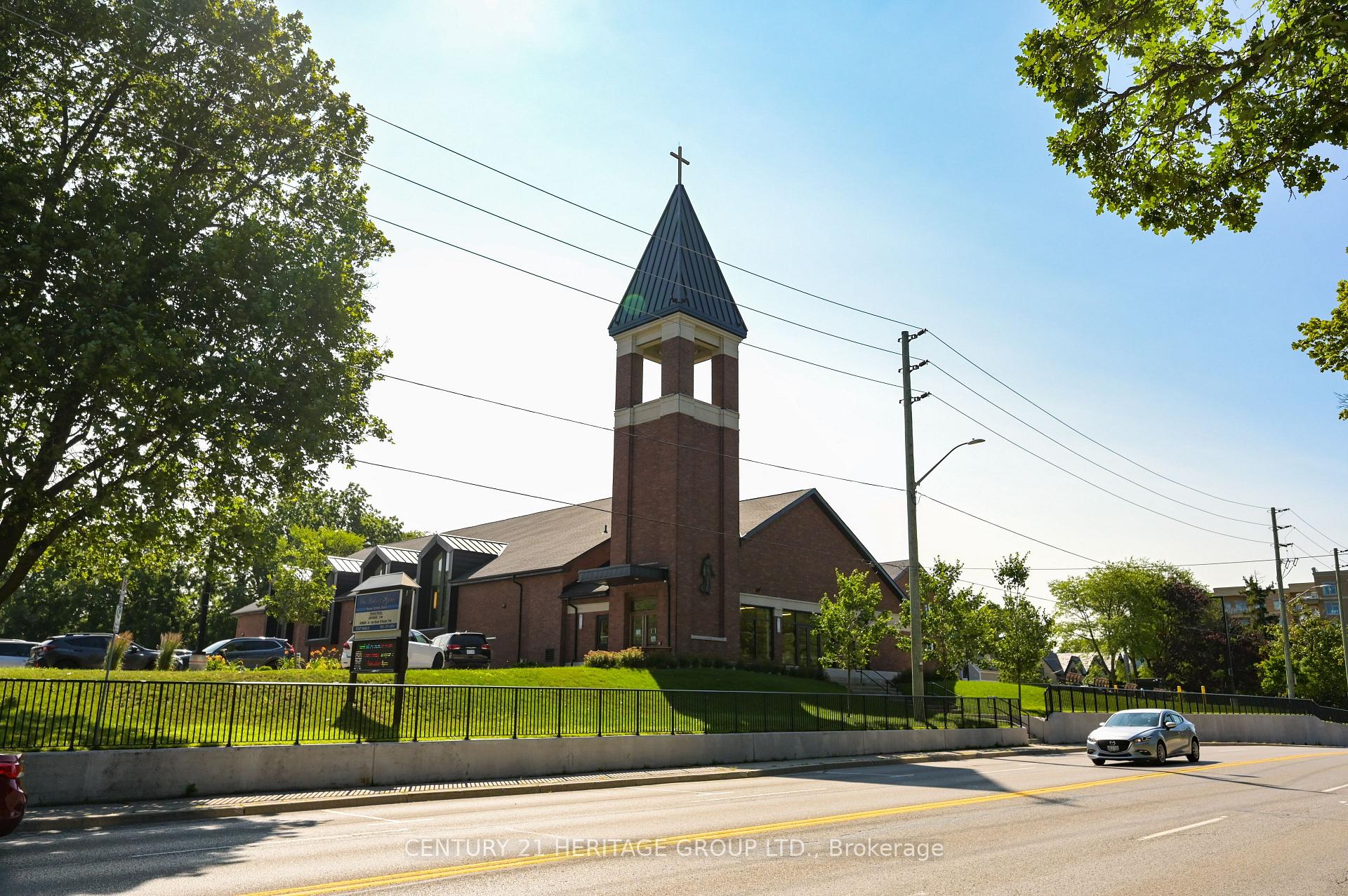 Photo 30 of Unit PH 1, 15390 Yonge Street, Aurora, Aurora Village — HOMEH