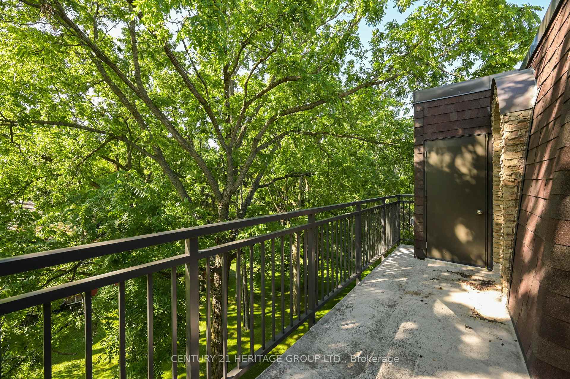 Photo 32 of Unit PH 1, 15390 Yonge Street, Aurora, Aurora Village — HOMEH