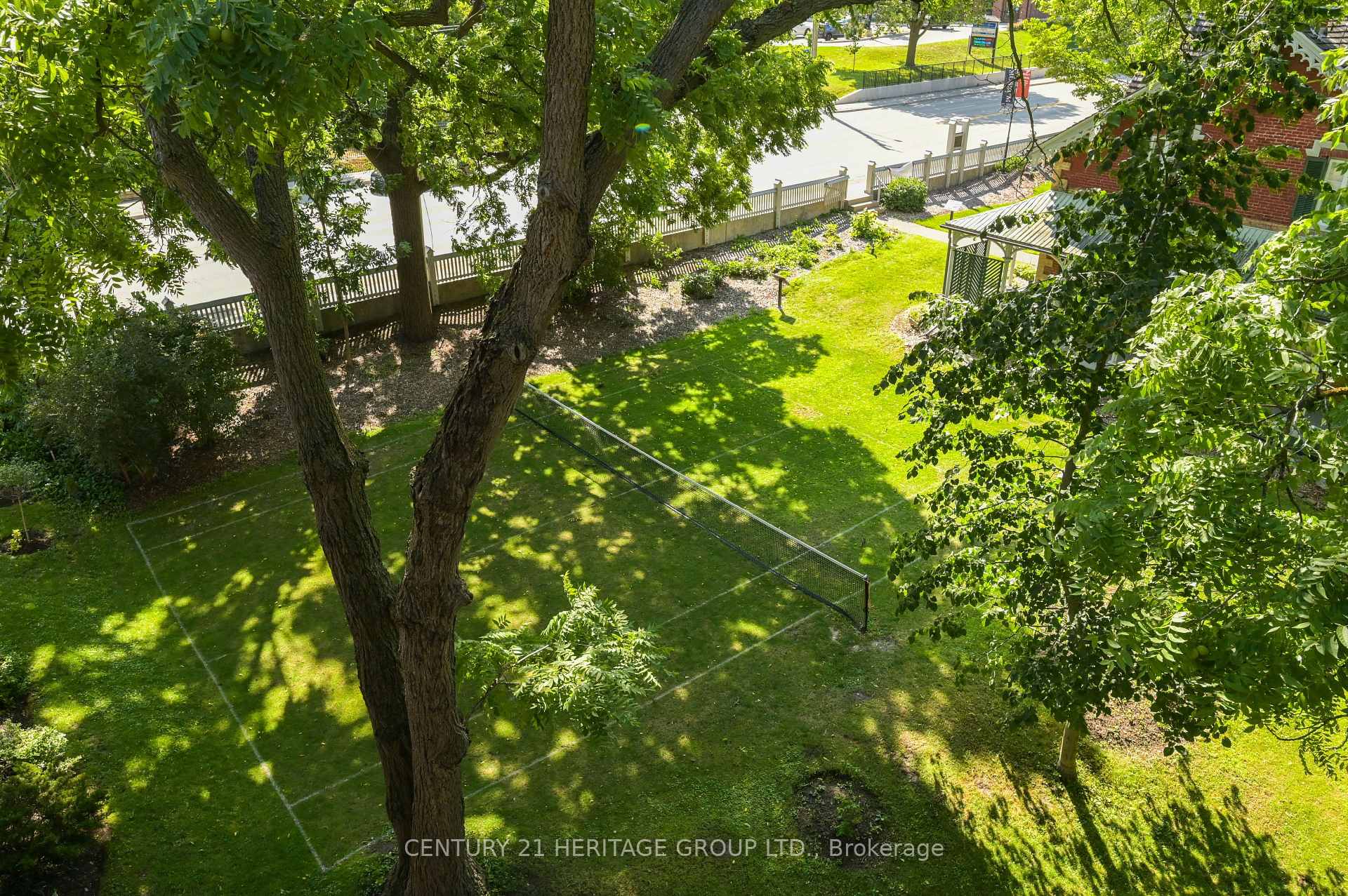 Photo 33 of Unit PH 1, 15390 Yonge Street, Aurora, Aurora Village — HOMEH