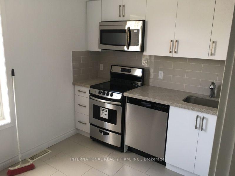 Front of Unit Unit 2, 161 Montrose Avenue