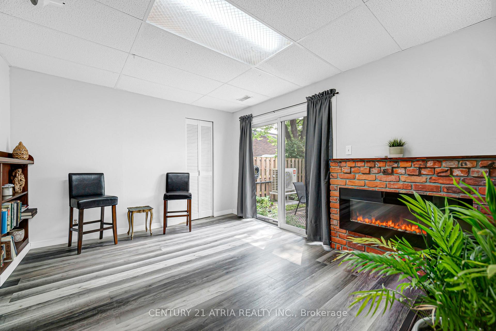 Photo 5 of 18 Thatchers Mill Way, Markham, Bullock — HOMEH
