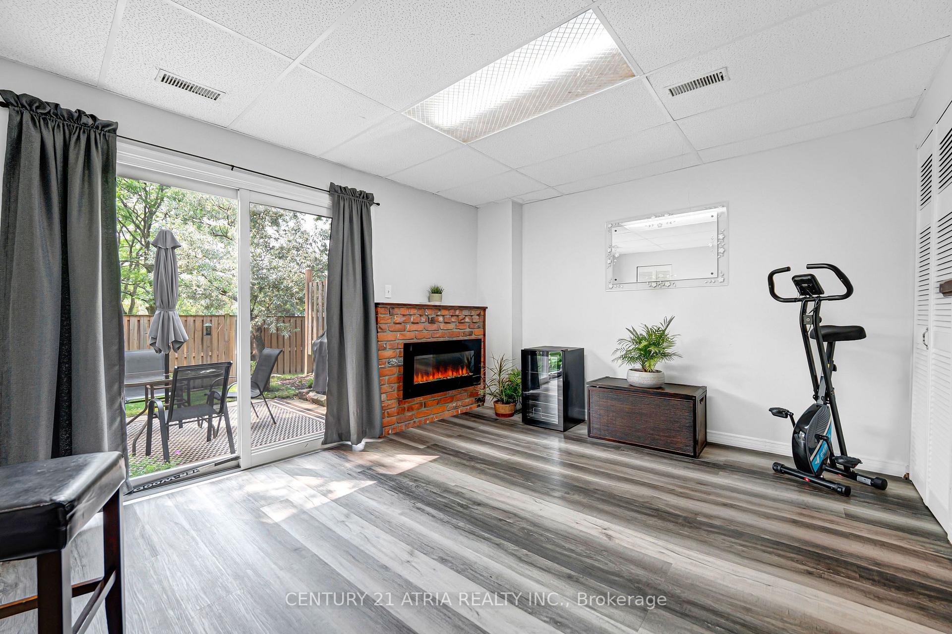 Photo 6 of 18 Thatchers Mill Way, Markham, Bullock — HOMEH
