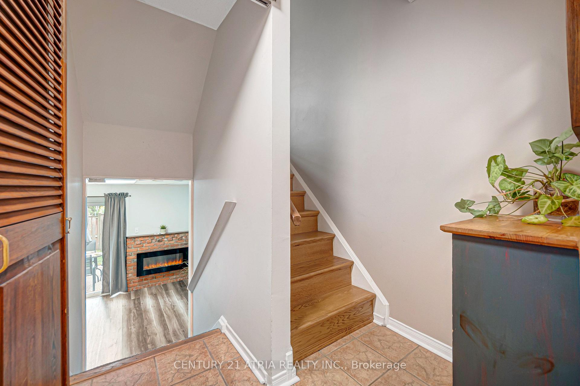 Photo 9 of 18 Thatchers Mill Way, Markham, Bullock — HOMEH