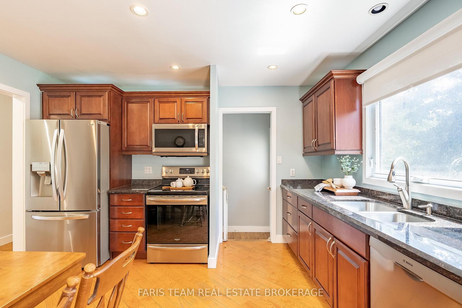 Photo 8 of 1041 Lebanon Drive, Innisfil, Alcona — HOMEH