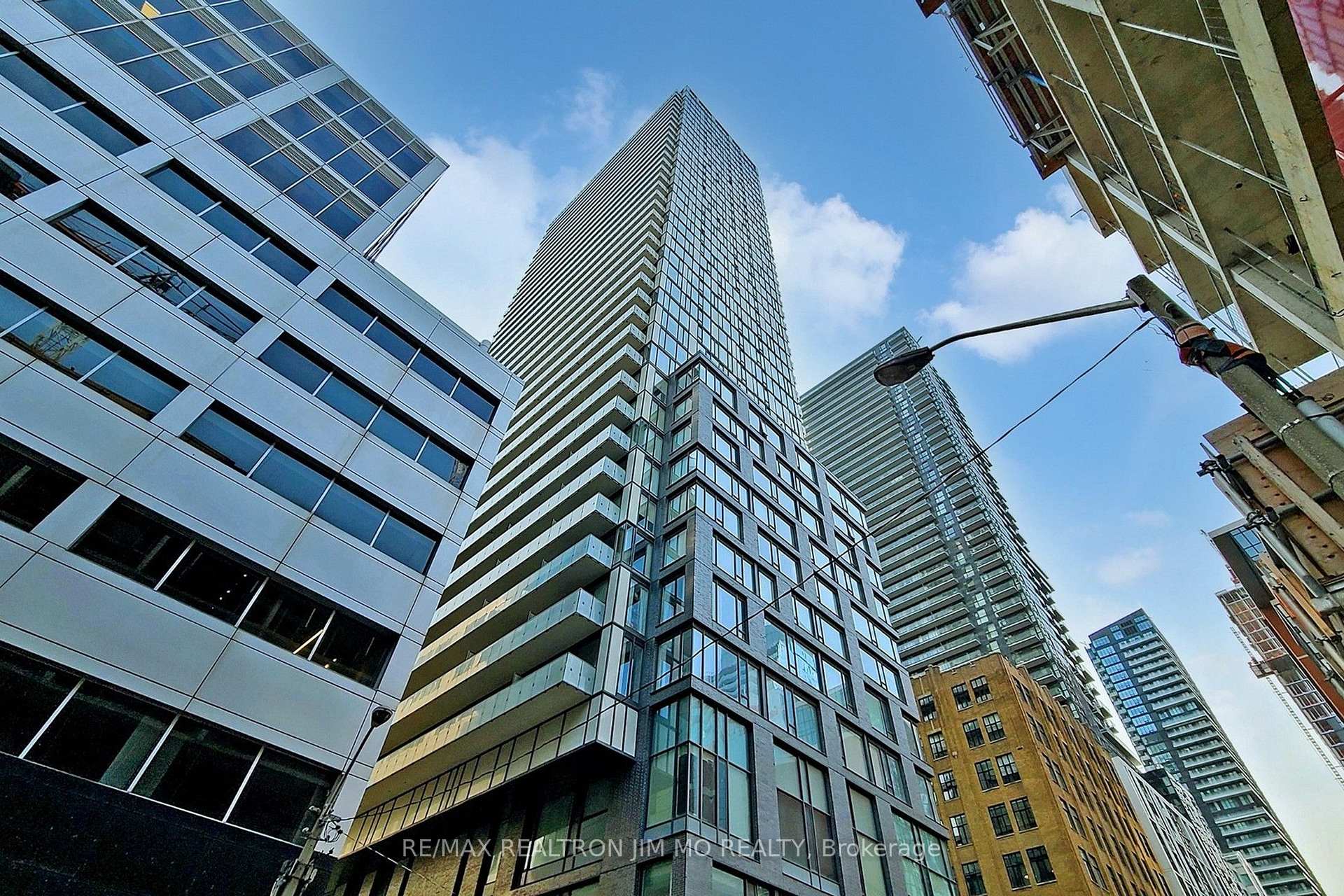 Front of Unit 3512, 101 Peter Street