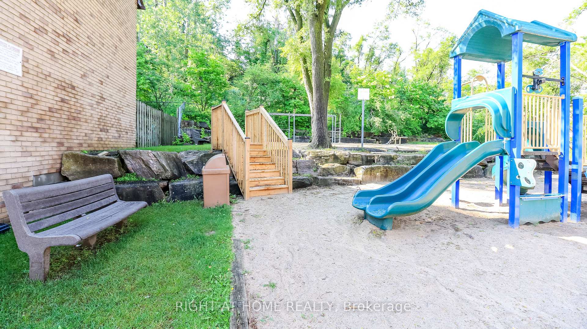 Photo 30 of Unit 23, 52 Adelaide Street, Barrie, Allandale — HOMEH