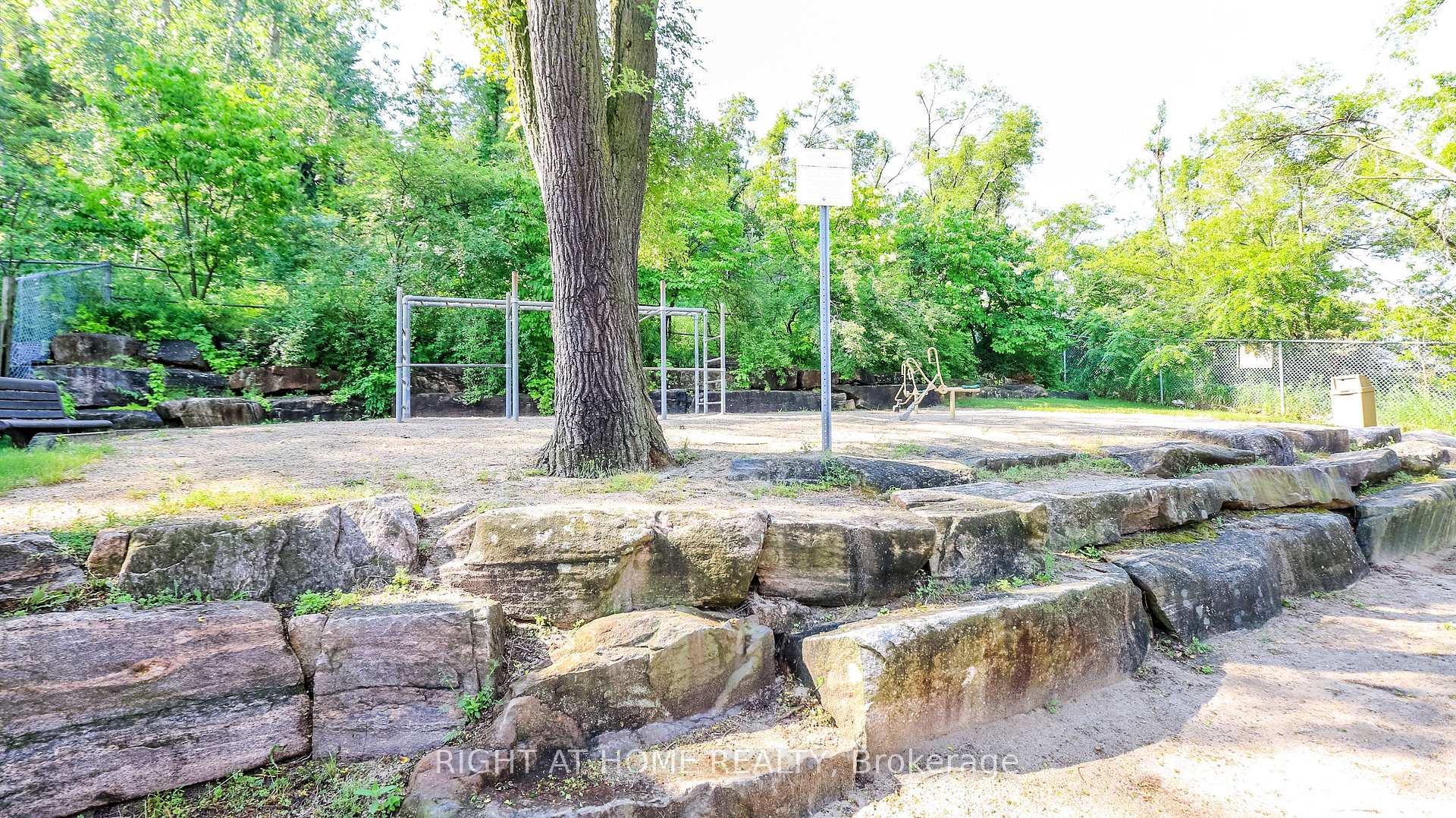 Photo 31 of Unit 23, 52 Adelaide Street, Barrie, Allandale — HOMEH