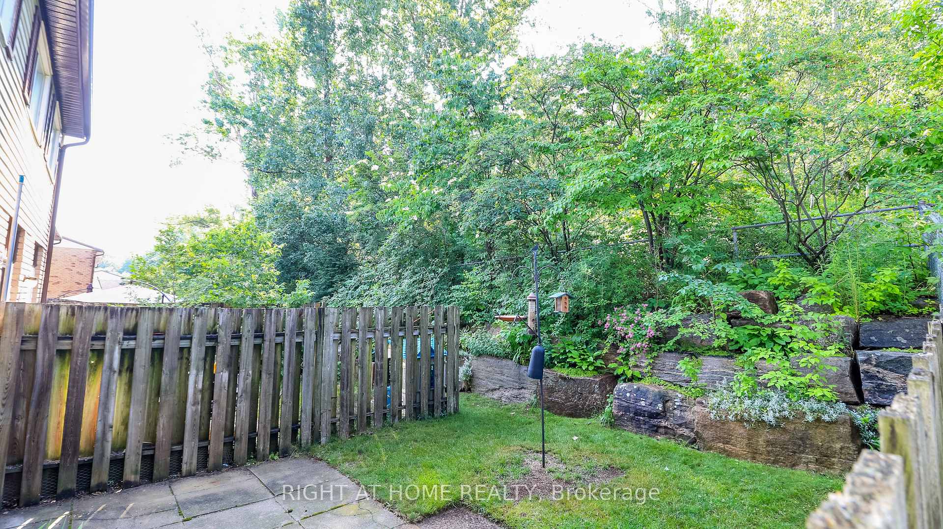 Photo 32 of Unit 23, 52 Adelaide Street, Barrie, Allandale — HOMEH