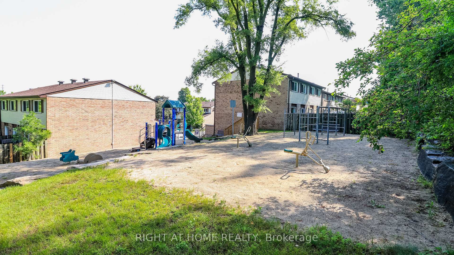 Photo 36 of Unit 23, 52 Adelaide Street, Barrie, Allandale — HOMEH