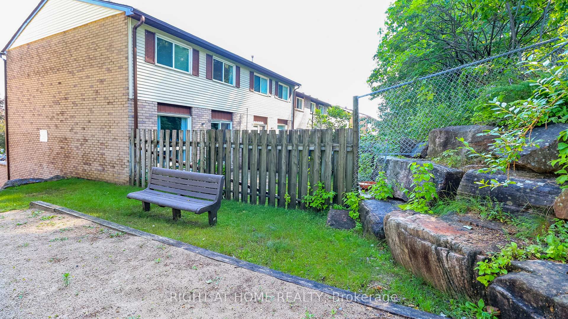 Photo 37 of Unit 23, 52 Adelaide Street, Barrie, Allandale — HOMEH