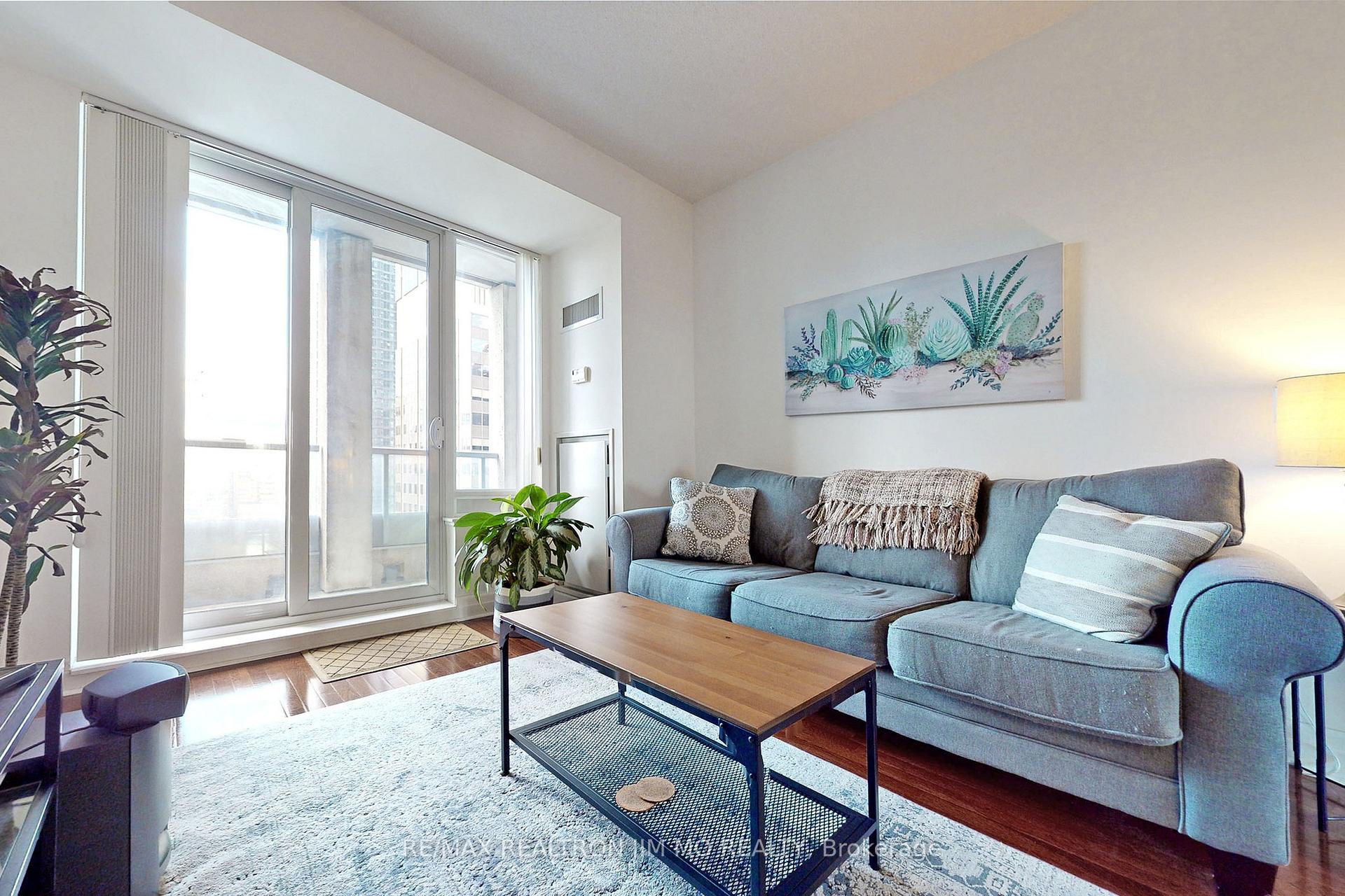 Photo 2 of Unit 1602, 35 Balmuto Street, Toronto, Bay Street Corridor — HOMEH