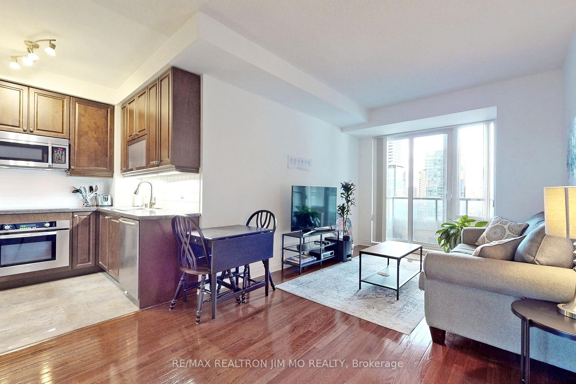 Photo 5 of Unit 1602, 35 Balmuto Street, Toronto, Bay Street Corridor — HOMEH