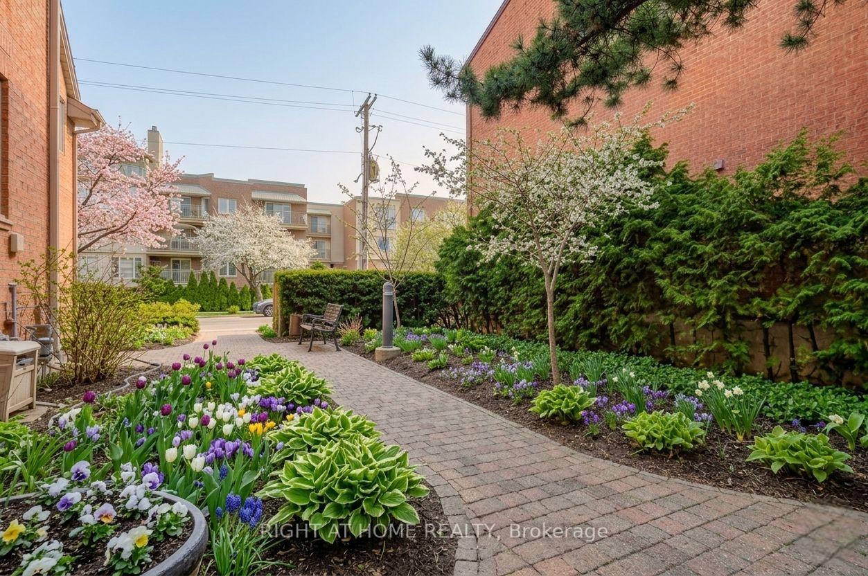 Photo 3 of Unit 6, 2 Columbus Avenue, Ottawa, Overbrook — HOMEH