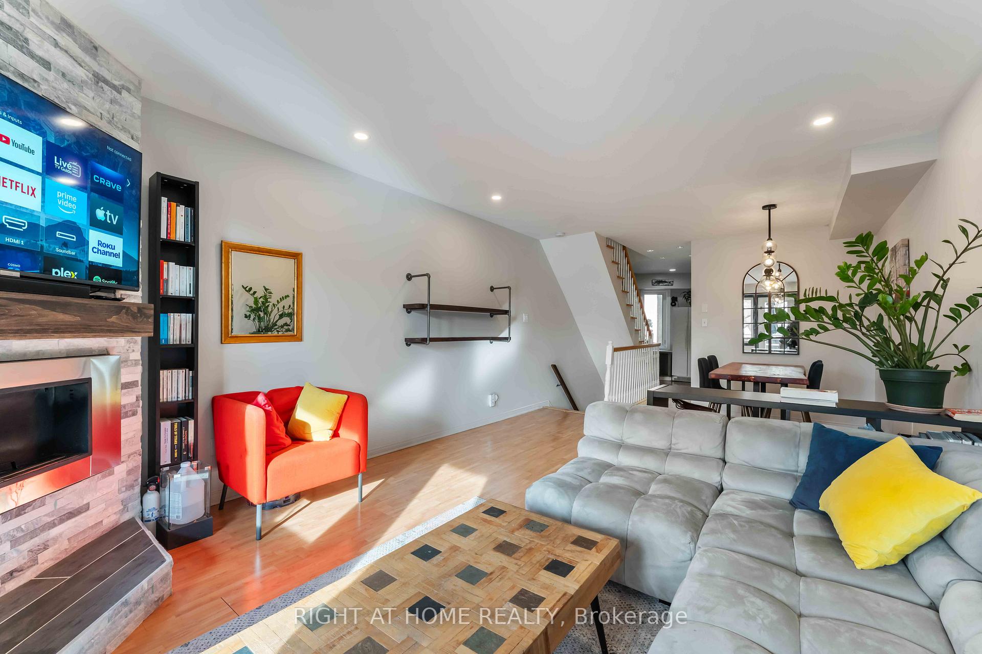 Photo 11 of Unit 6, 2 Columbus Avenue, Ottawa, Overbrook — HOMEH