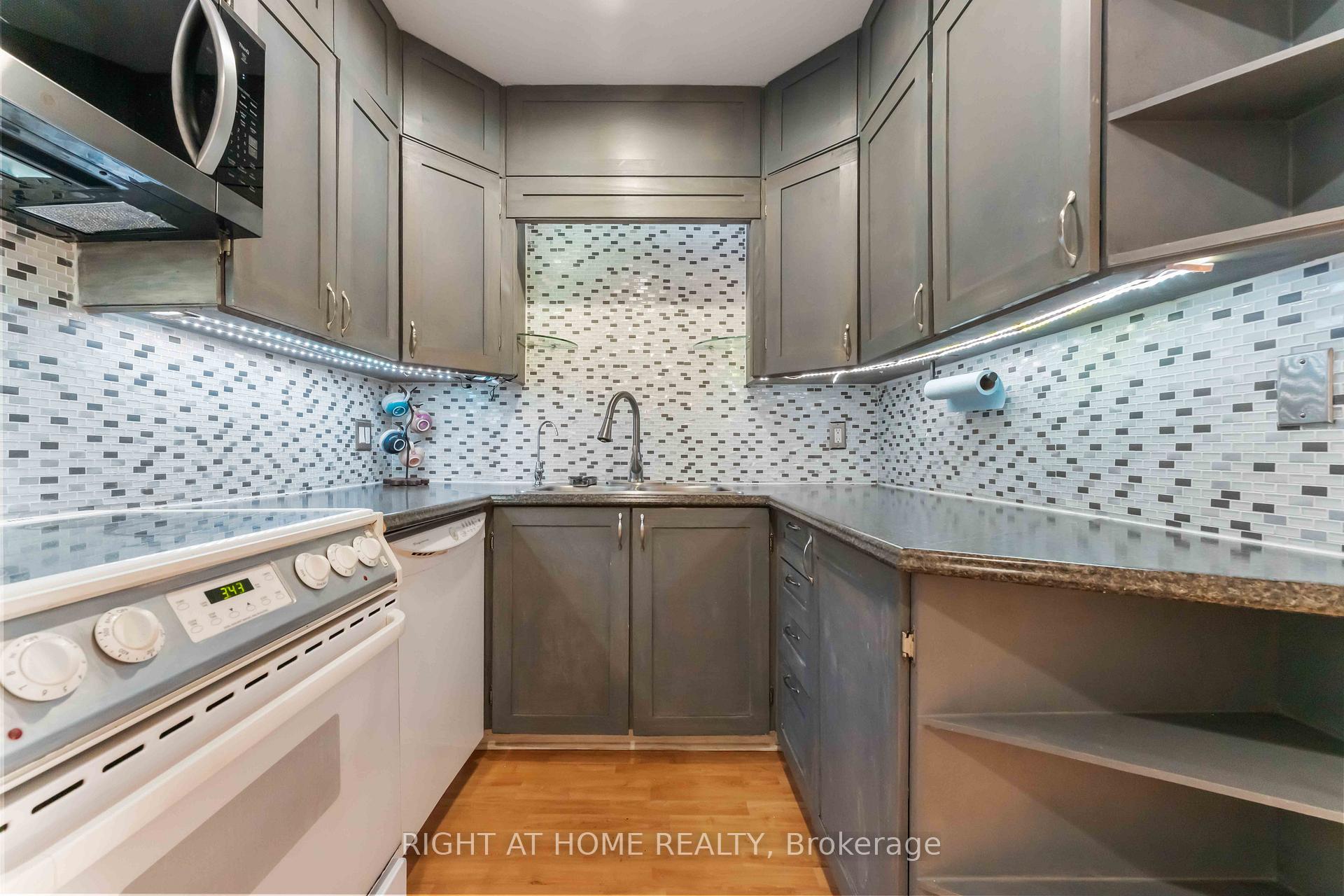 Photo 13 of Unit 6, 2 Columbus Avenue, Ottawa, Overbrook — HOMEH