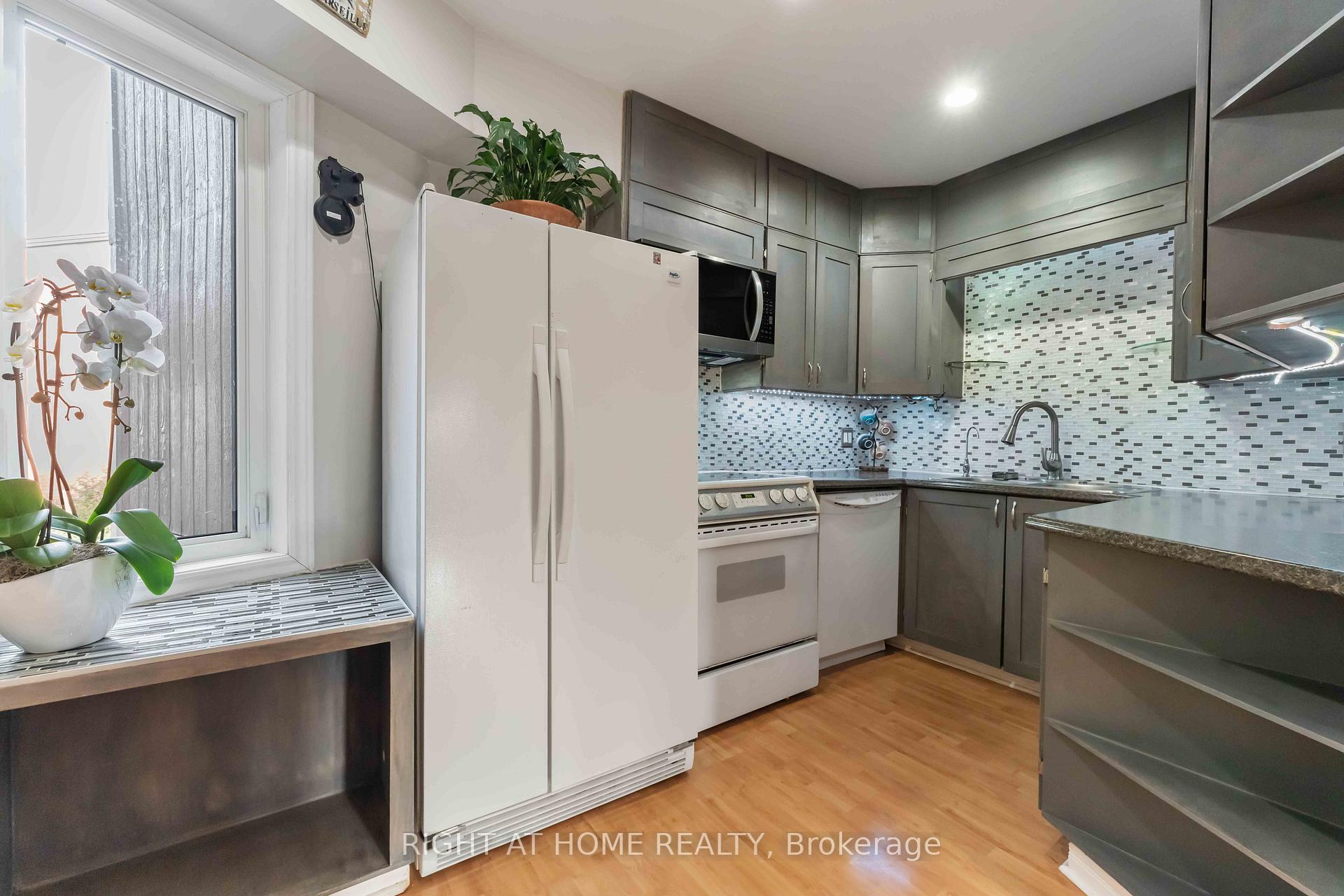 Photo 14 of Unit 6, 2 Columbus Avenue, Ottawa, Overbrook — HOMEH