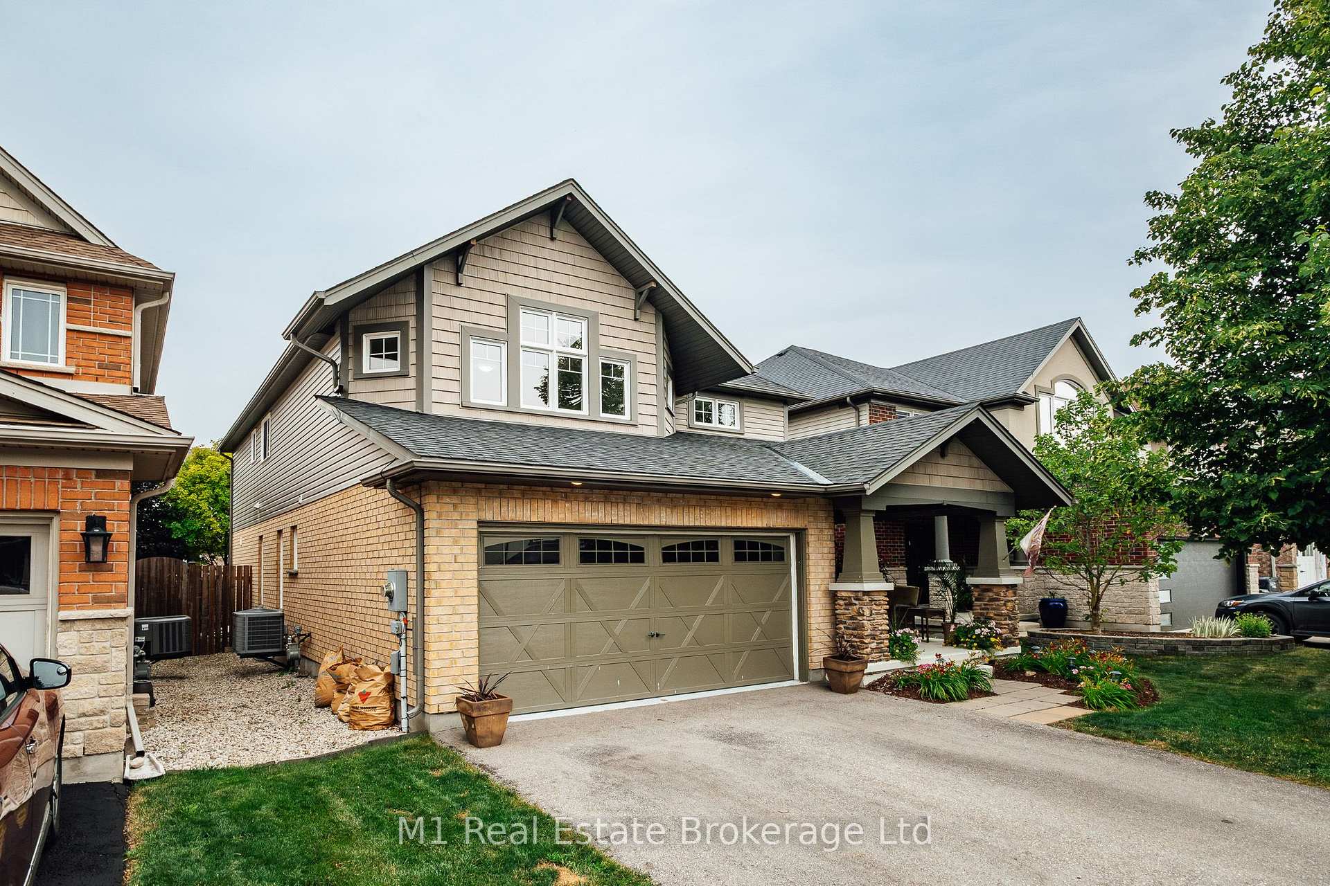 Photo 5 of 82 Vaughan Street, Guelph, Clairfields/Hanlon Business Park — HOMEH