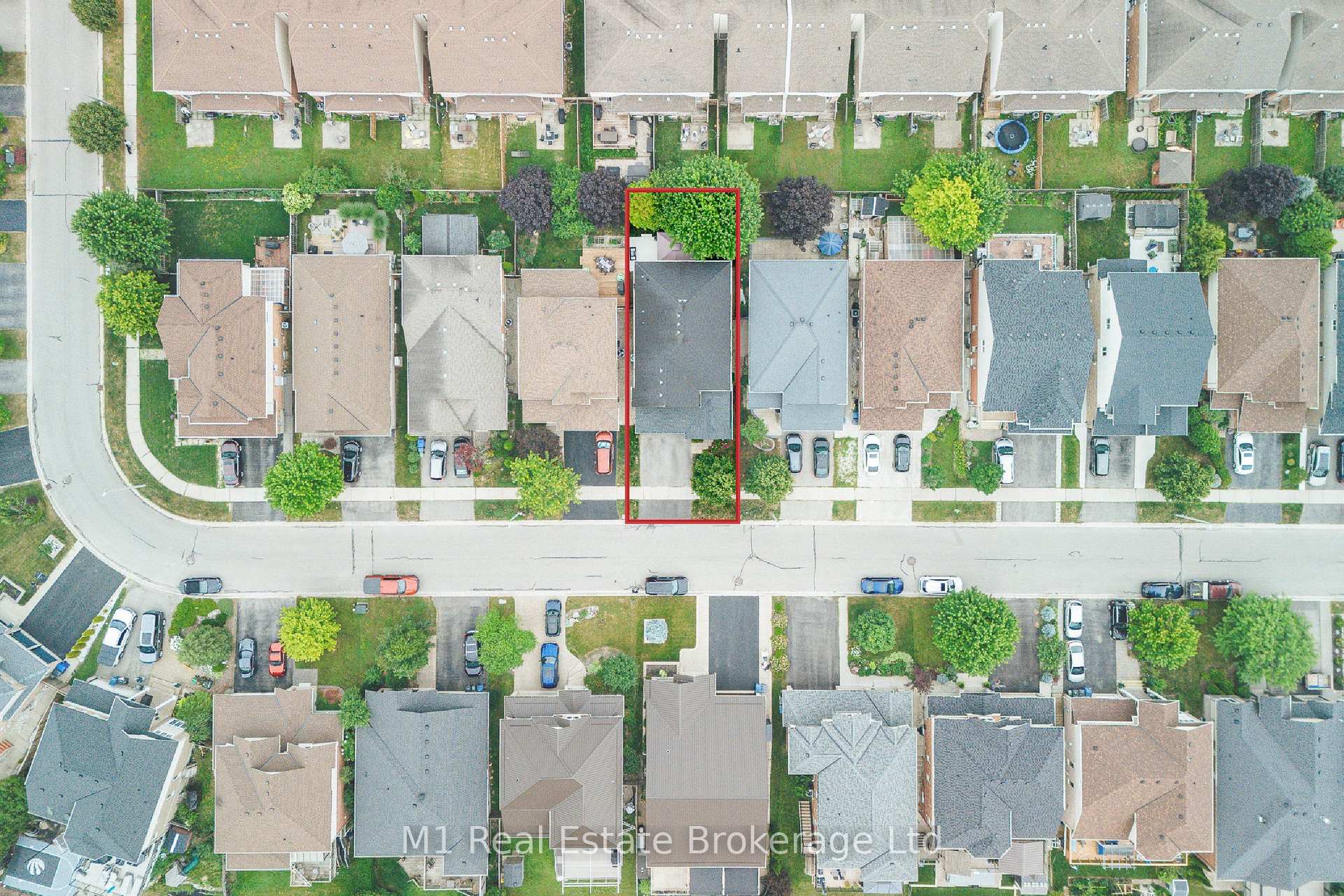 Photo 8 of 82 Vaughan Street, Guelph, Clairfields/Hanlon Business Park — HOMEH