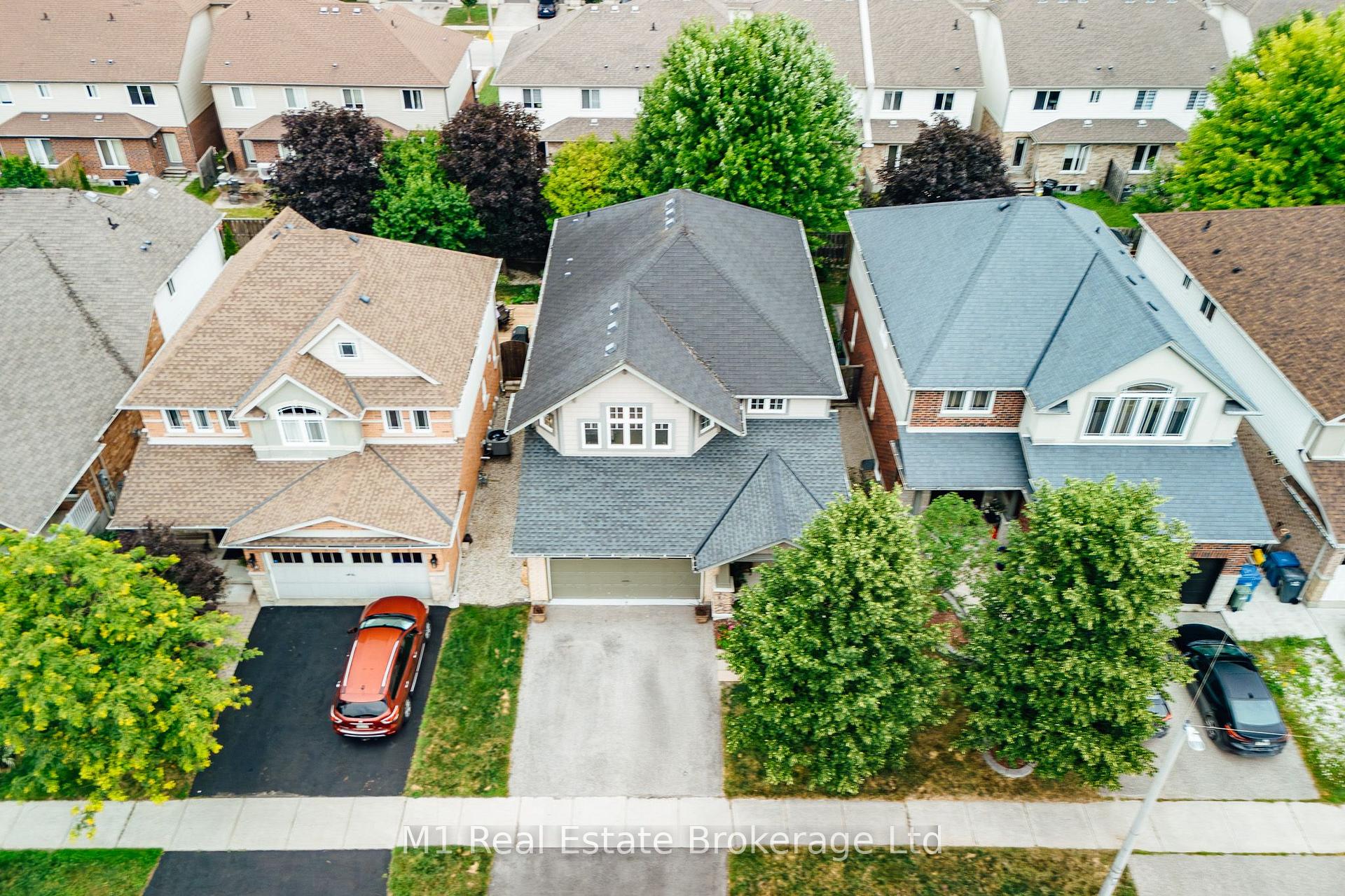 Photo 10 of 82 Vaughan Street, Guelph, Clairfields/Hanlon Business Park — HOMEH