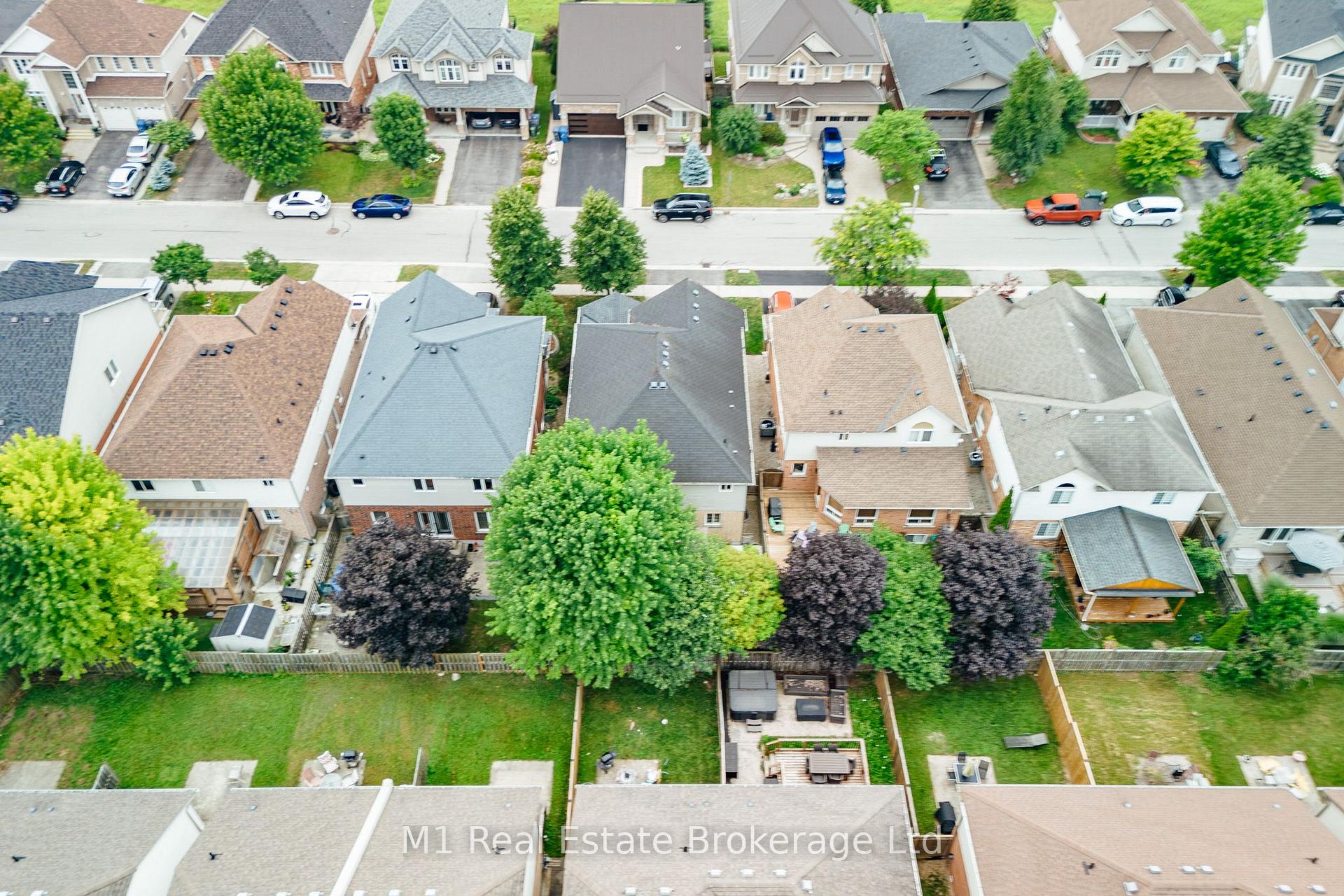 Photo 11 of 82 Vaughan Street, Guelph, Clairfields/Hanlon Business Park — HOMEH