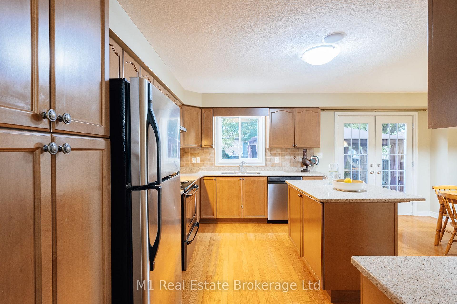 Photo 20 of 82 Vaughan Street, Guelph, Clairfields/Hanlon Business Park — HOMEH