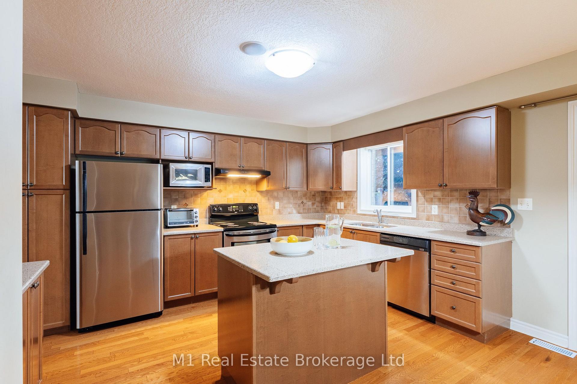 Photo 22 of 82 Vaughan Street, Guelph, Clairfields/Hanlon Business Park — HOMEH