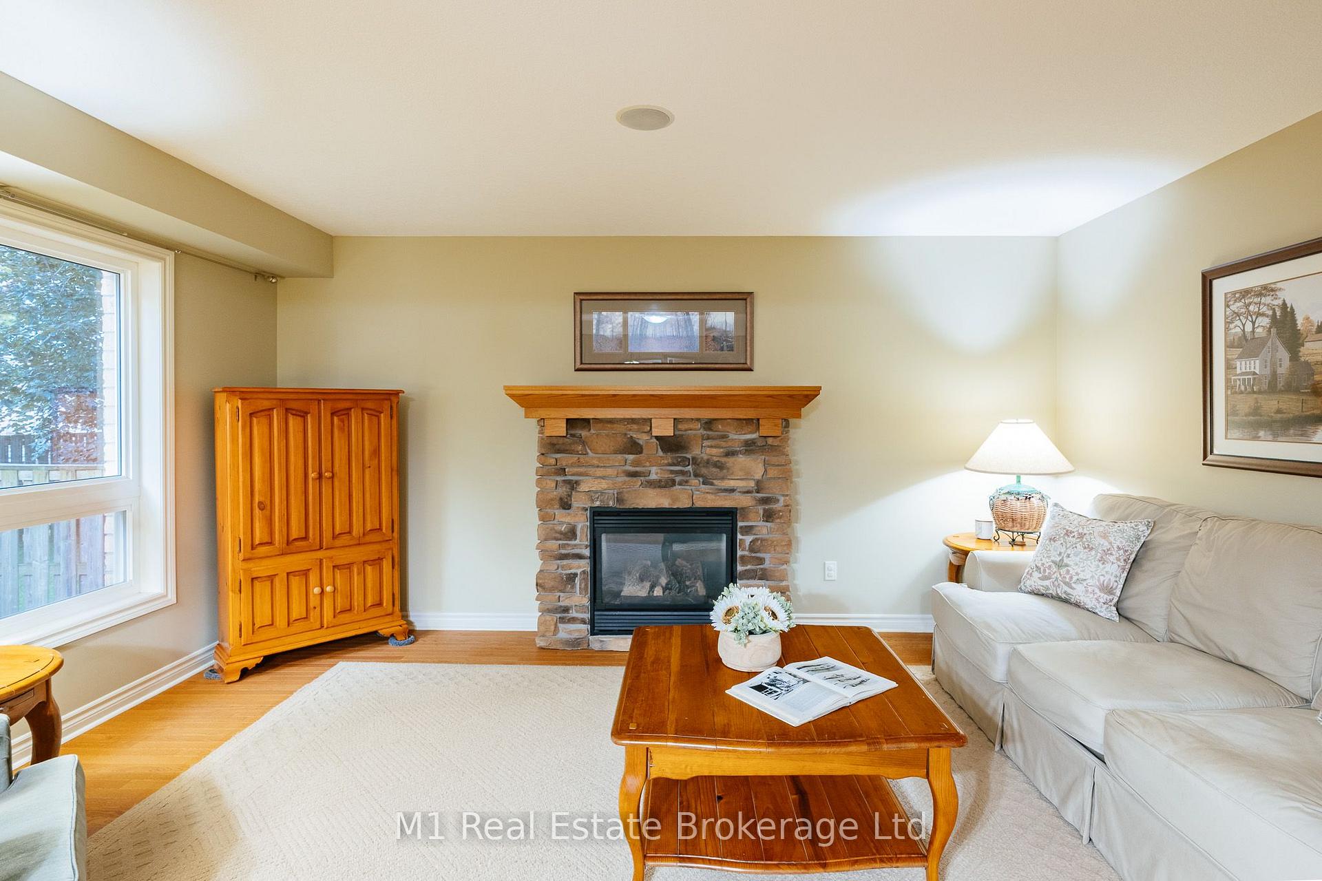 Photo 24 of 82 Vaughan Street, Guelph, Clairfields/Hanlon Business Park — HOMEH
