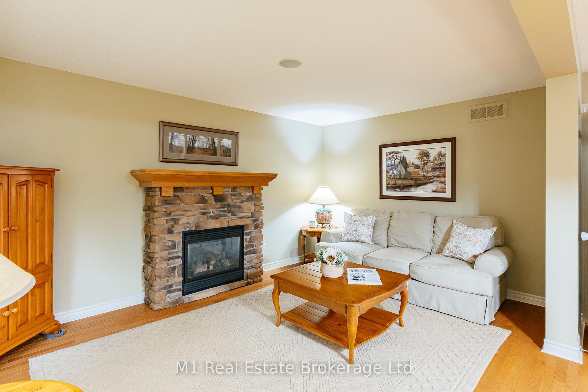 Photo 25 of 82 Vaughan Street, Guelph, Clairfields/Hanlon Business Park — HOMEH