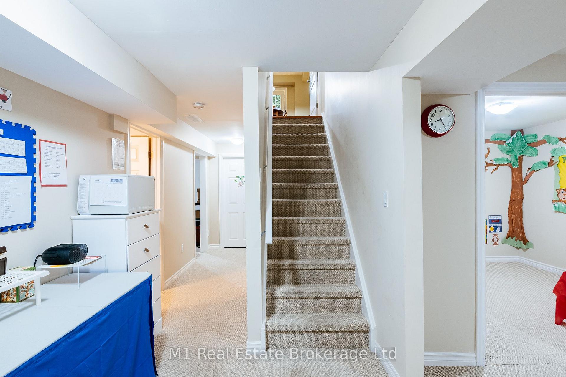 Photo 29 of 82 Vaughan Street, Guelph, Clairfields/Hanlon Business Park — HOMEH