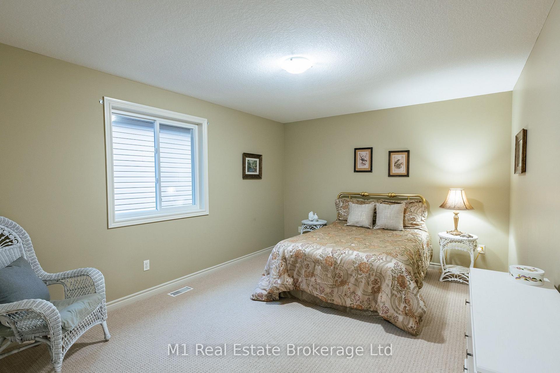 Photo 34 of 82 Vaughan Street, Guelph, Clairfields/Hanlon Business Park — HOMEH
