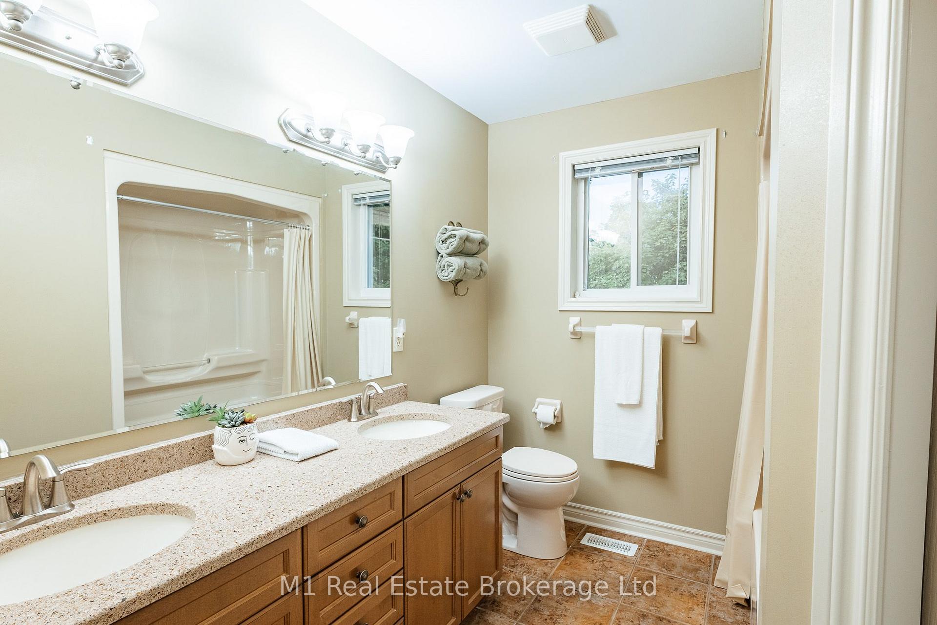 Photo 40 of 82 Vaughan Street, Guelph, Clairfields/Hanlon Business Park — HOMEH