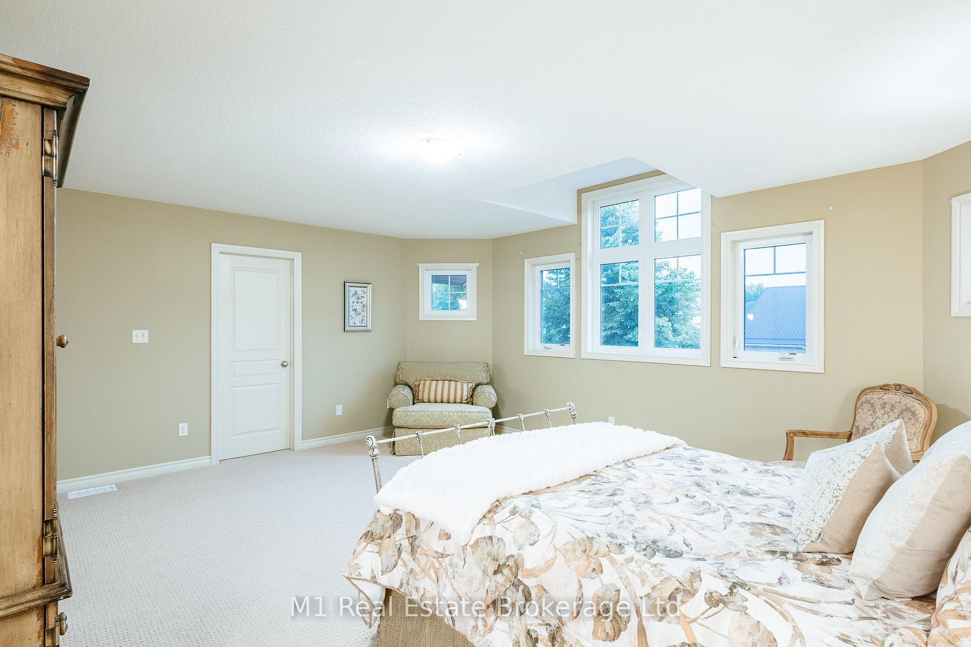 Photo 48 of 82 Vaughan Street, Guelph, Clairfields/Hanlon Business Park — HOMEH