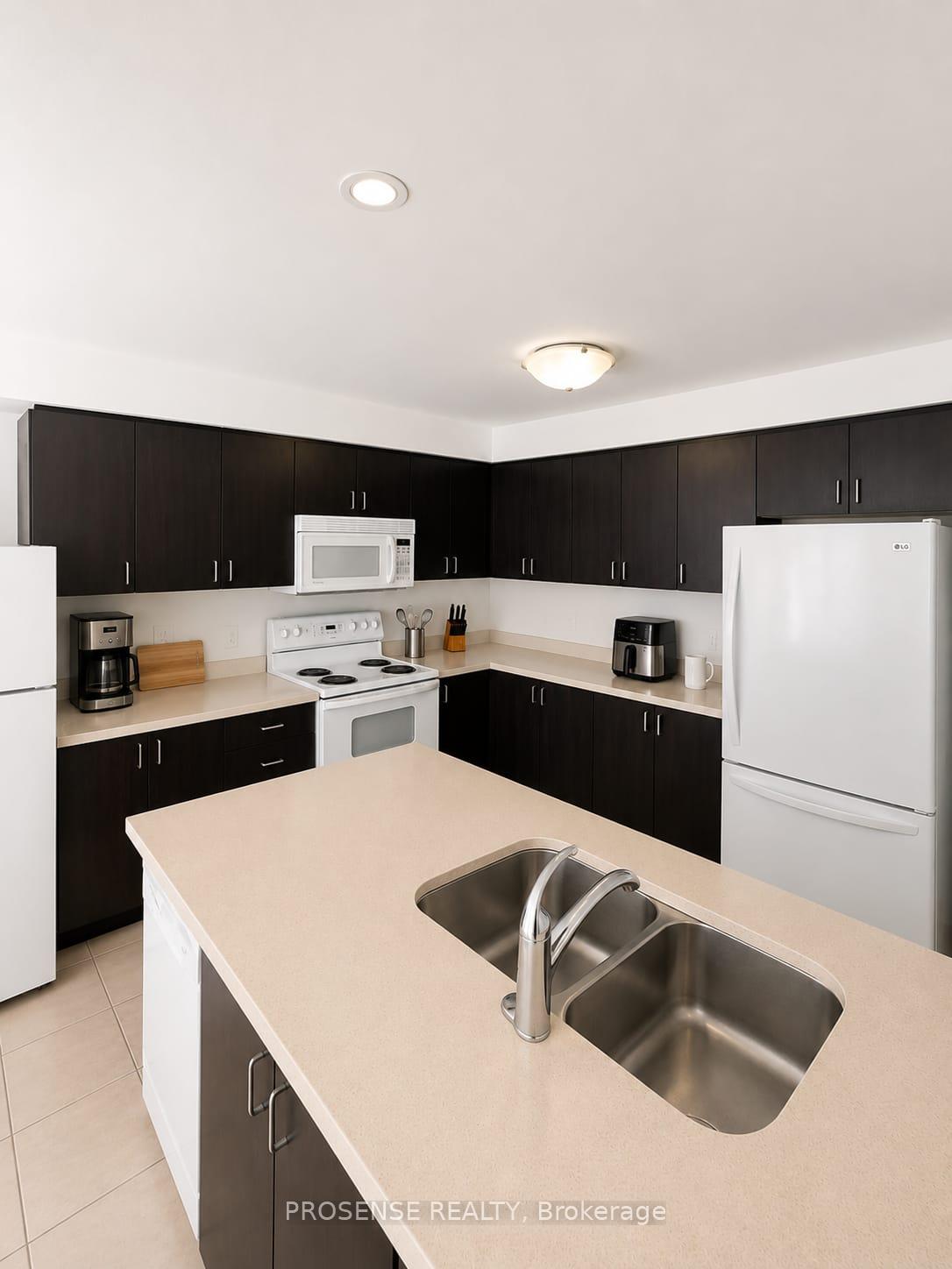 Photo 4 of 155 Nearna Drive, Oshawa, Windfields — HOMEH