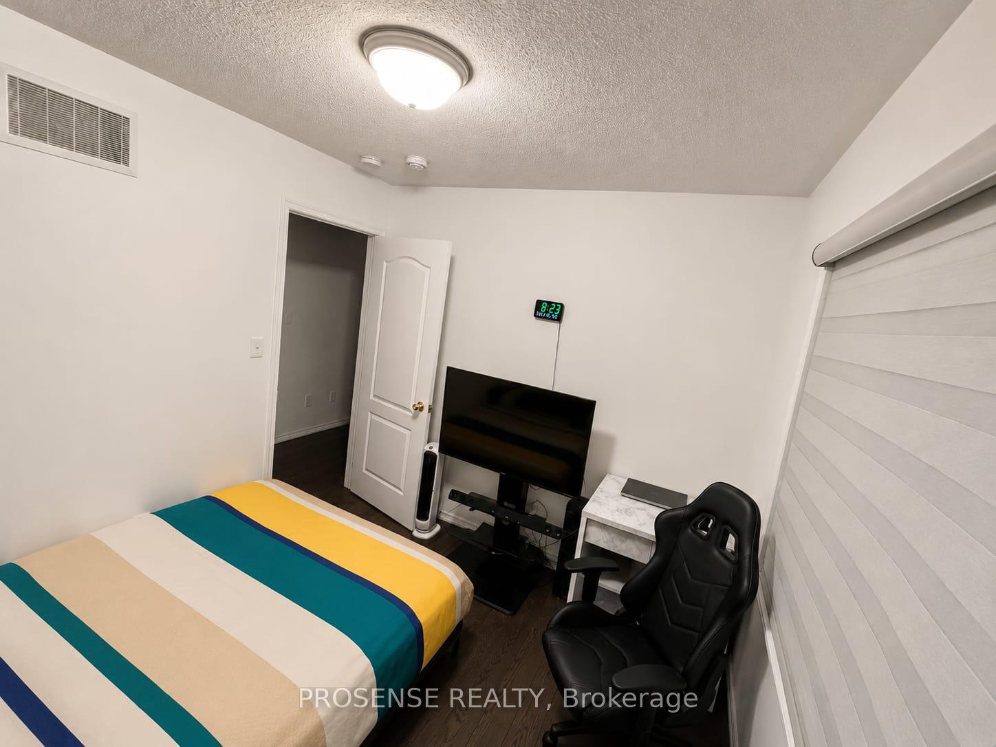 Photo 13 of 155 Nearna Drive, Oshawa, Windfields — HOMEH